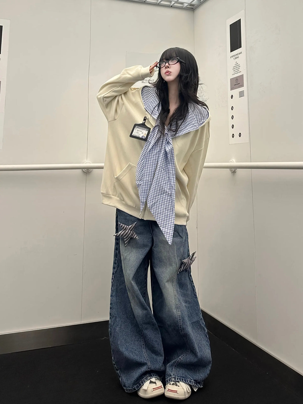 Star Patch Washed Barrel Leg Jeans OL2444
