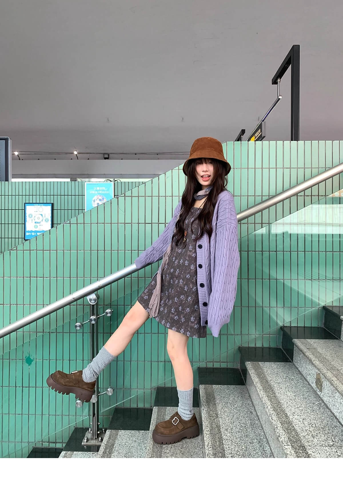 フレンチムードの小花キャミワンピース