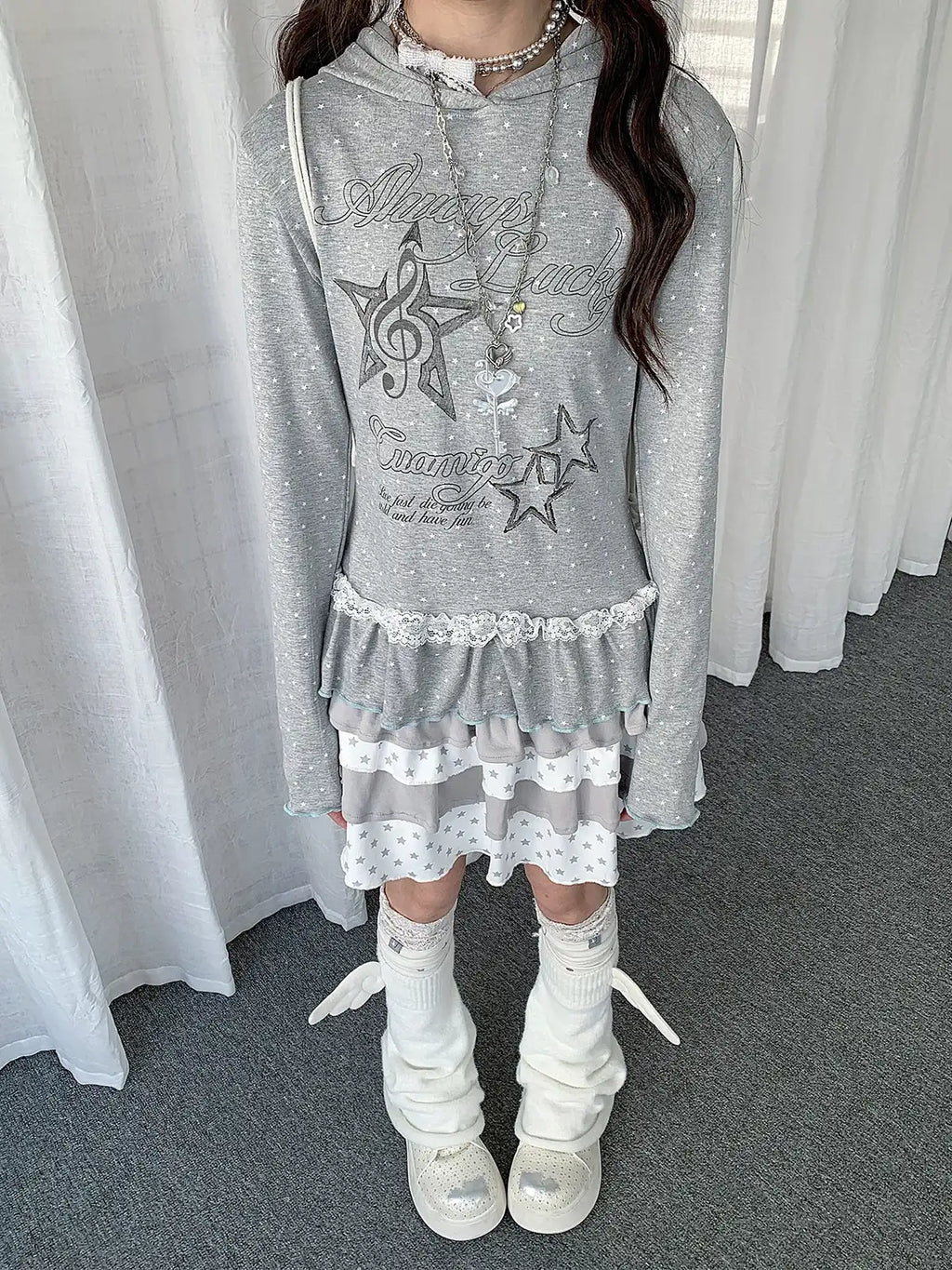 Star Ruffle Hem Long Sleeve Tee oliviroa オリヴィオラ