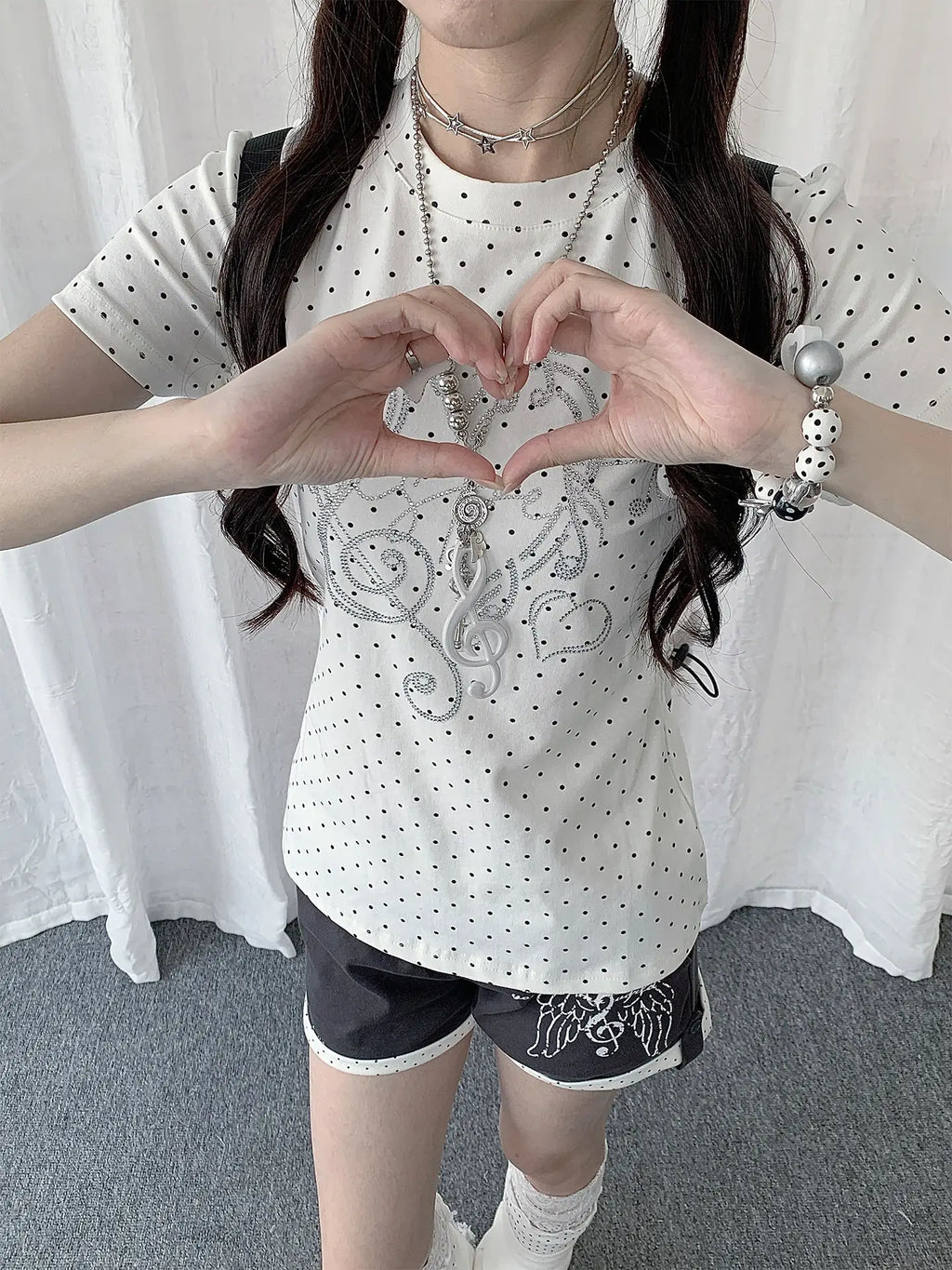 White Polka Dot Heart Note Slim Fit Tee oliviroa オリヴィオラ