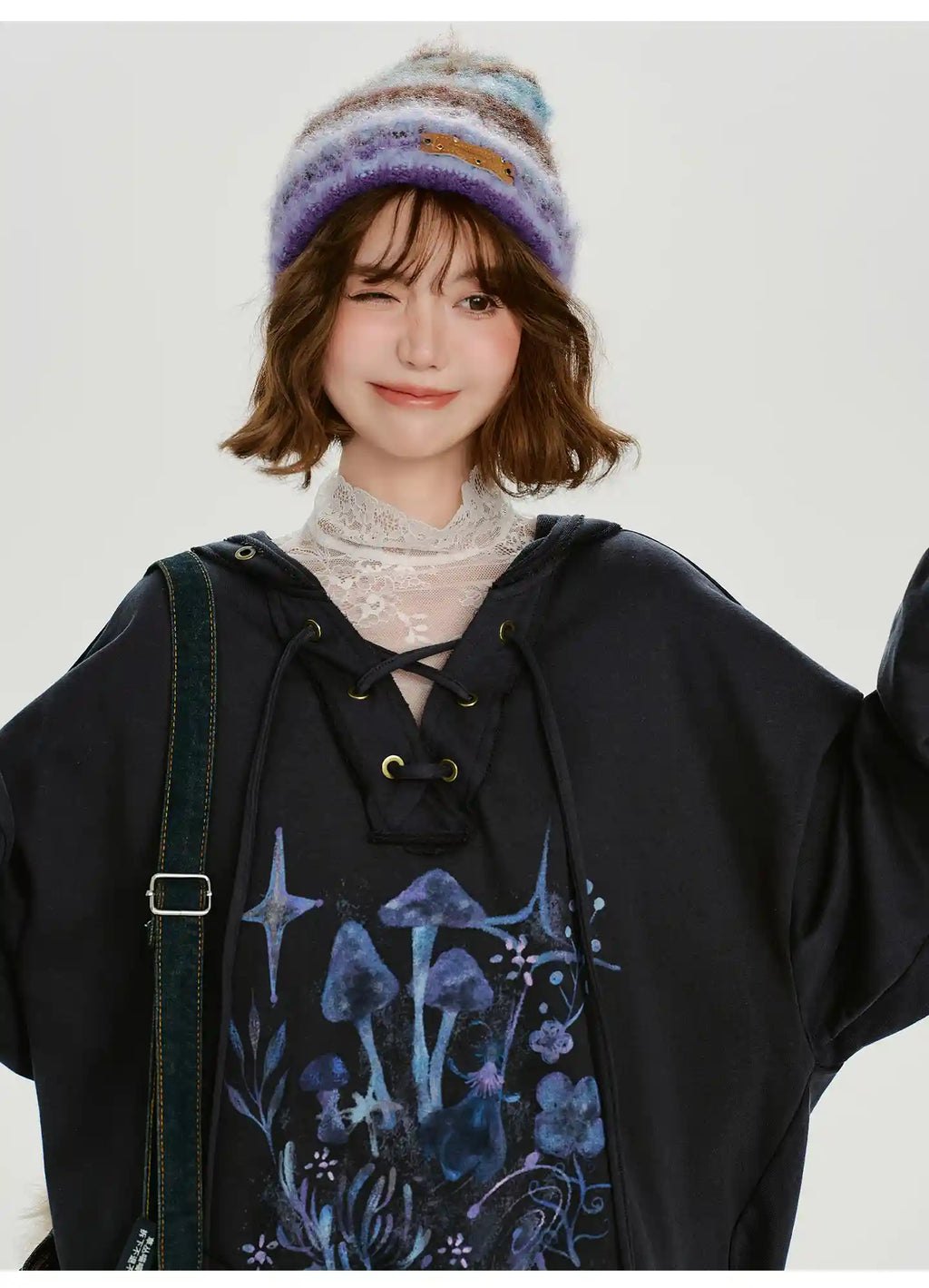 レトロムードのVネックフーディ    OL1892