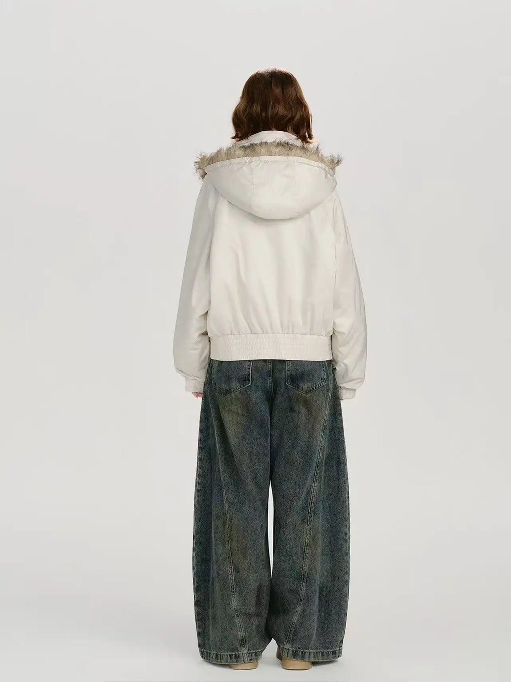 ホワイトショートダウン ファーフード付き    OL1900