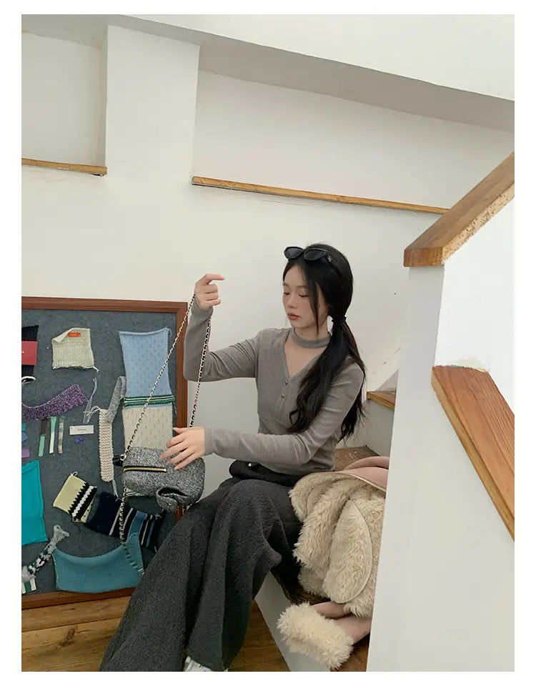 Relaxed Halter V-Neck Knit    OL1921