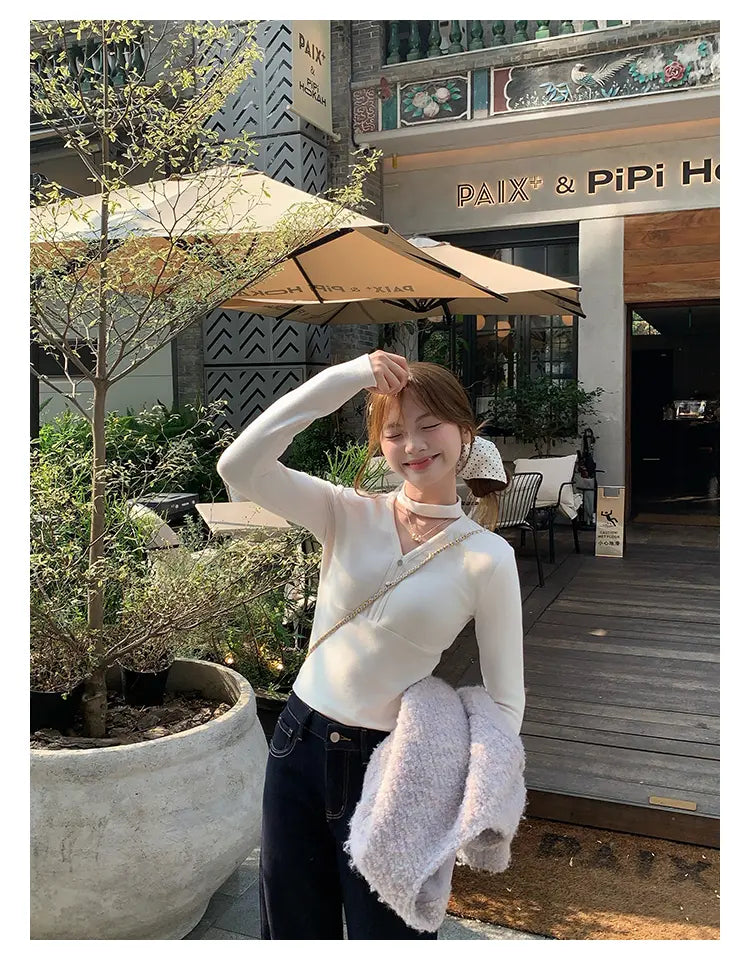 Relaxed Halter V-Neck Knit    OL1921