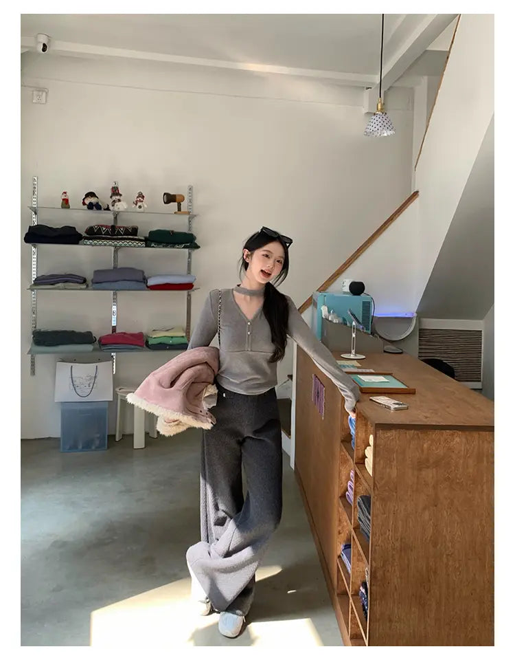 Relaxed Halter V-Neck Knit    OL1921