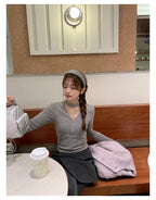 Relaxed Halter V-Neck Knit    OL1921