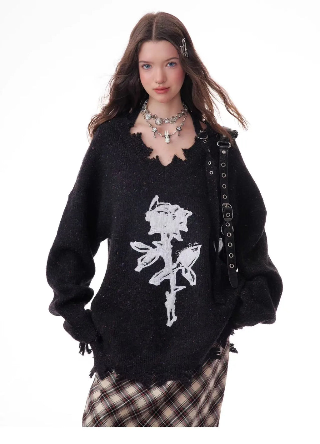 Rose Embroidered V-Neck Knit    OL1928