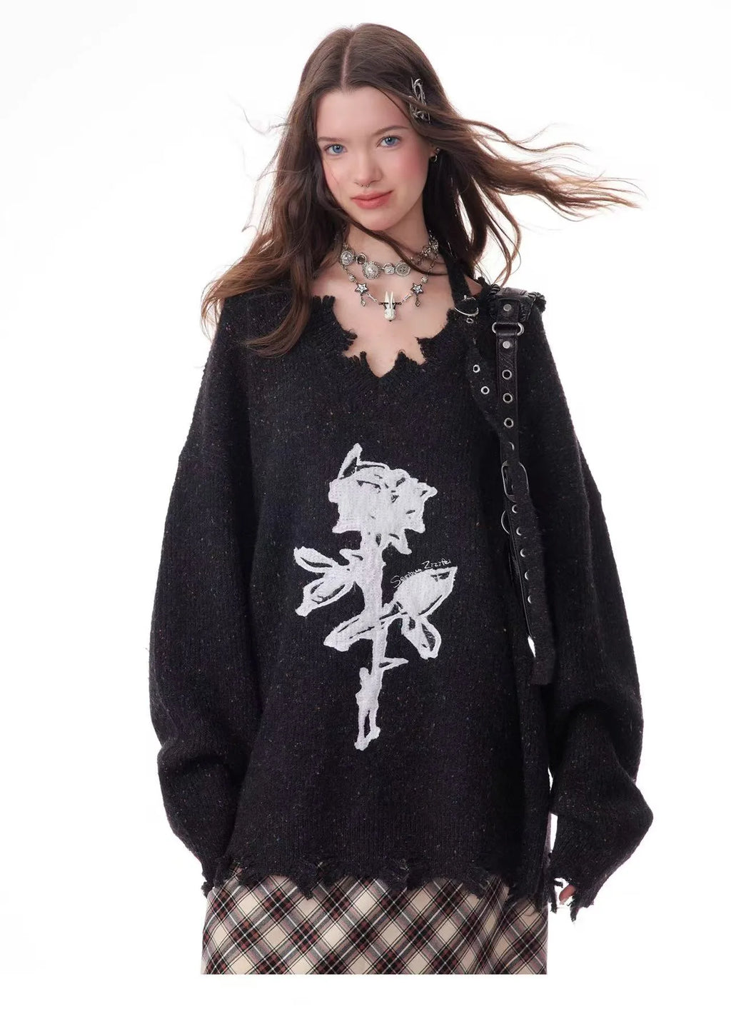 Rose Embroidered V-Neck Knit    OL1928