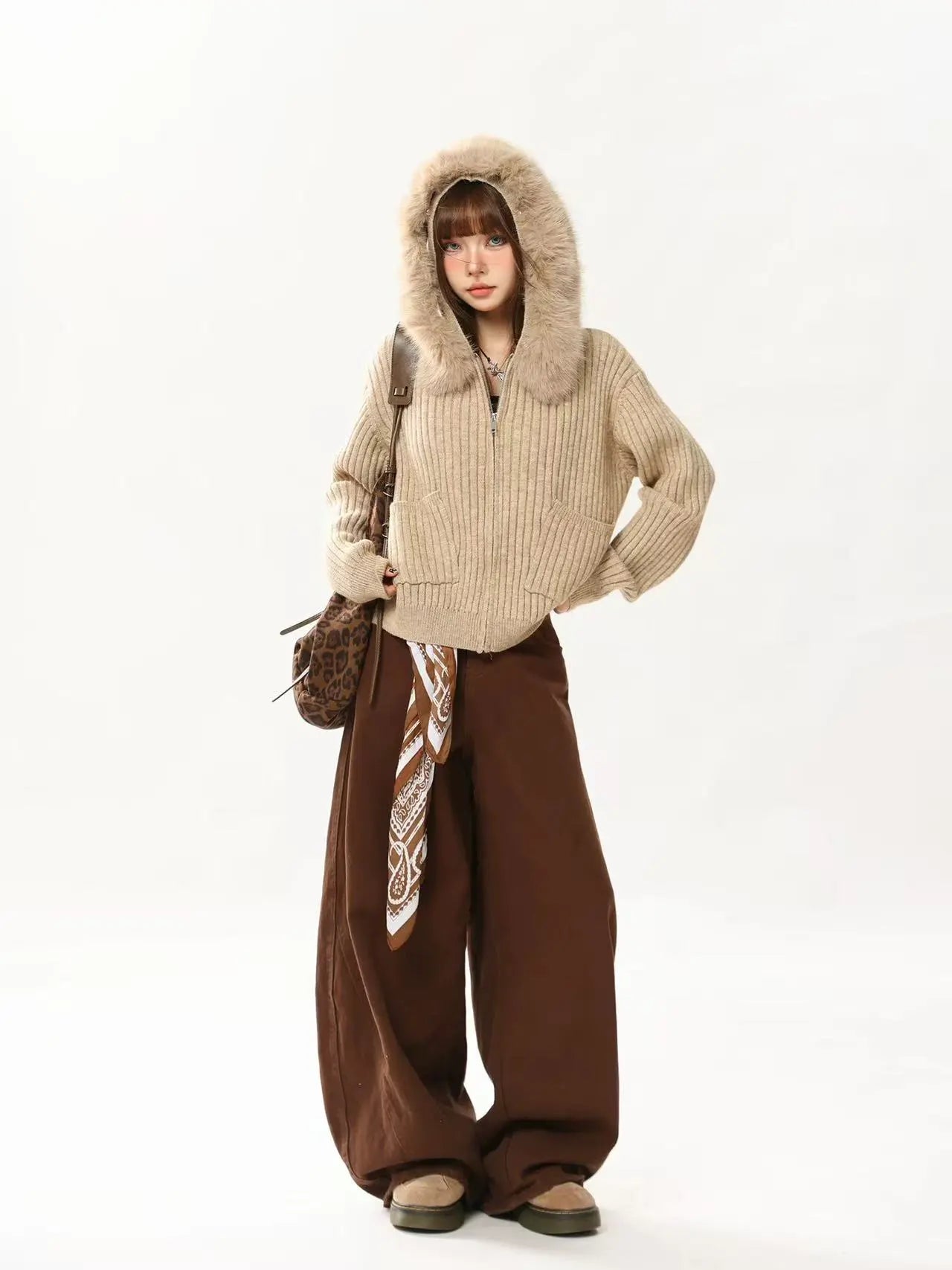Cropped Hooded Knit Cardigan with Detachable Fur Collar   OL2087