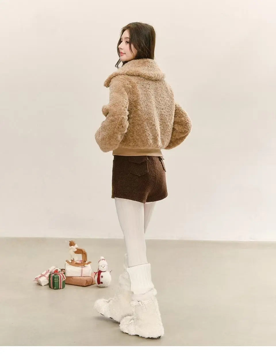 Structured Faux Fur Collar Short Jacket   OL2140