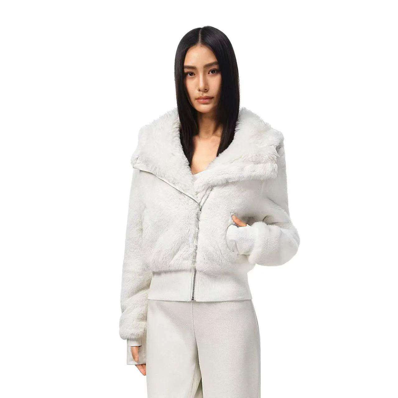 Plush Faux Fur Hooded Short Jacket   oliviroa オリヴィオラ