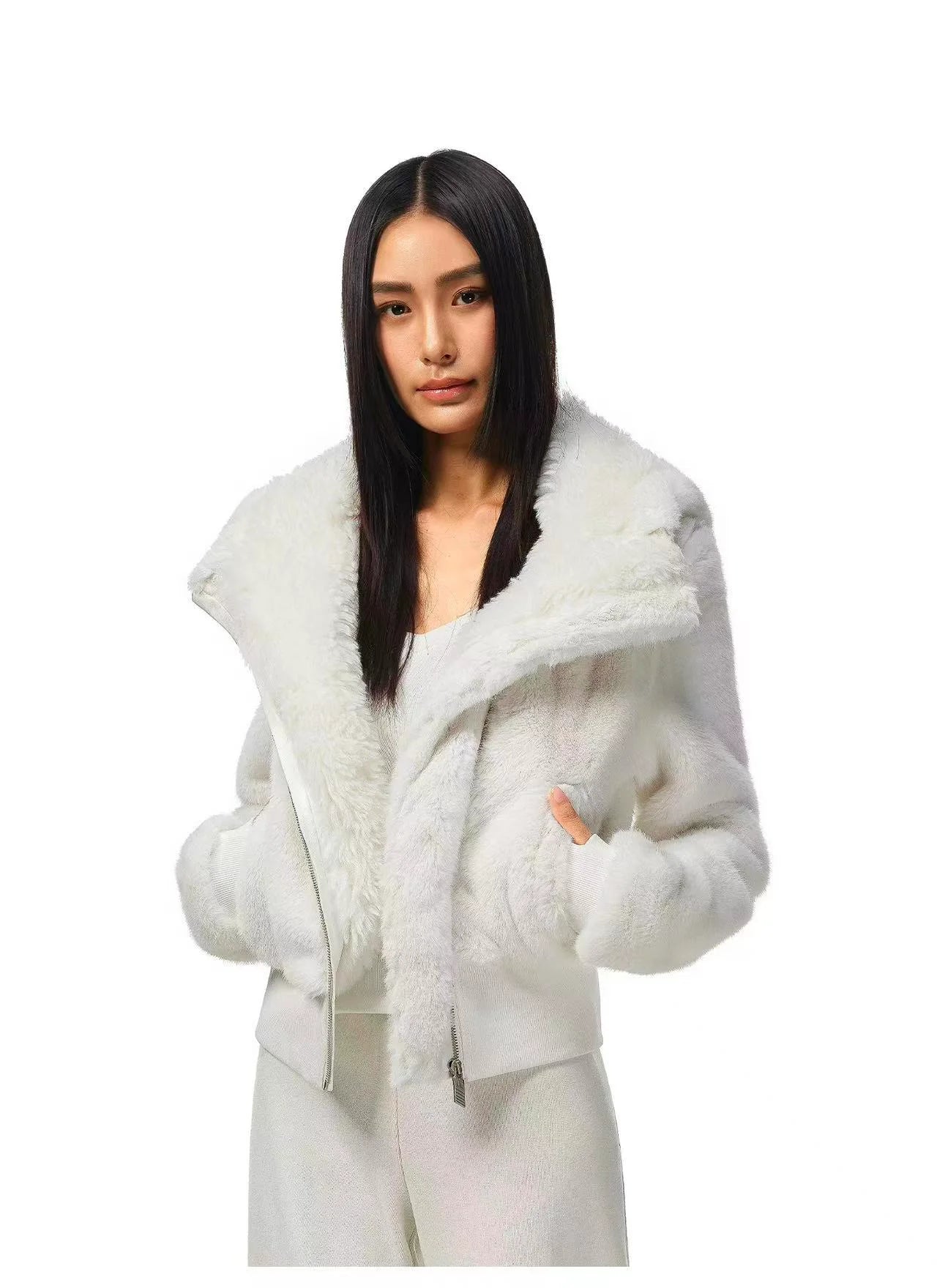 Plush Faux Fur Hooded Short Jacket   oliviroa オリヴィオラ