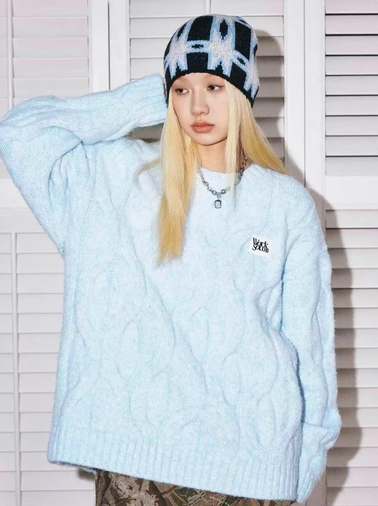 Textured Cable Pullover with Color Yarn Detail   OL2170