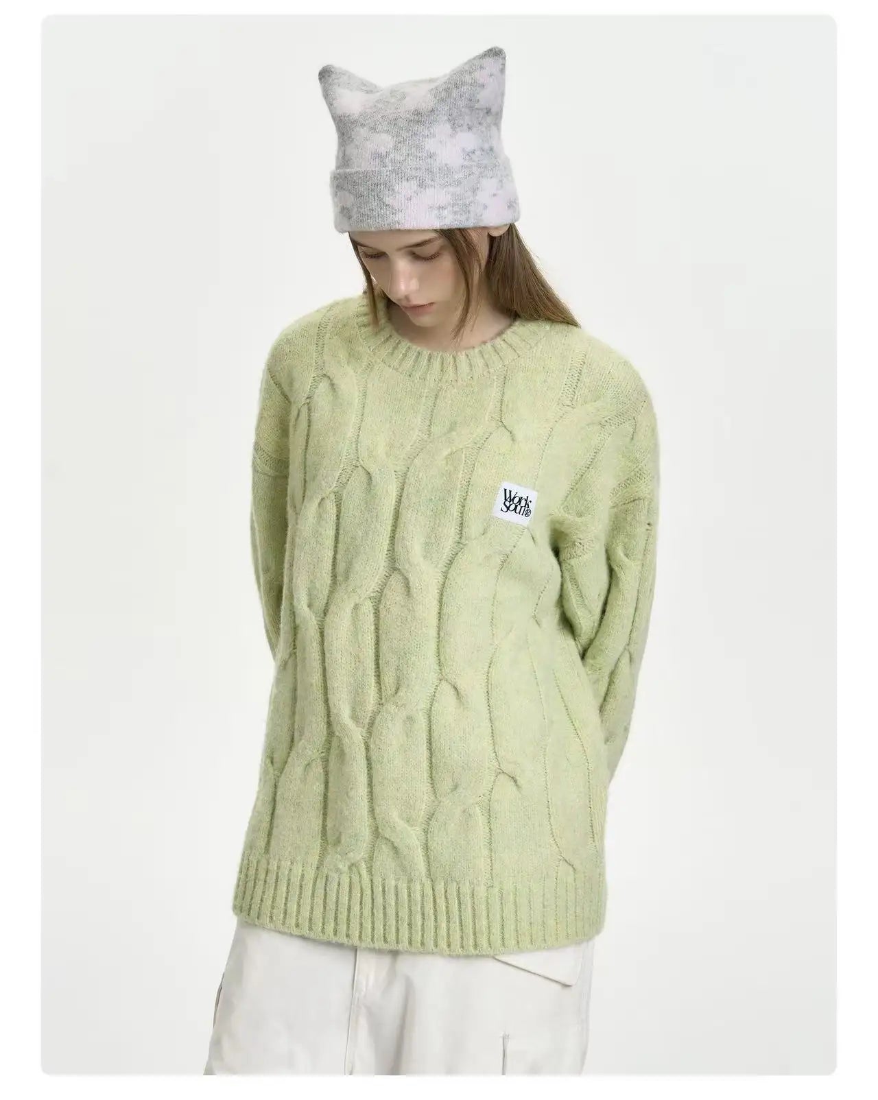 Textured Cable Pullover with Color Yarn Detail   OL2170