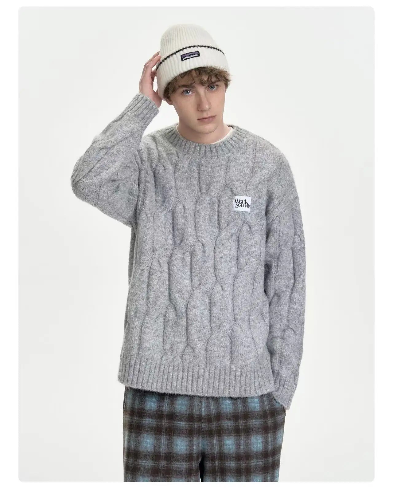 Textured Cable Pullover with Color Yarn Detail   OL2170