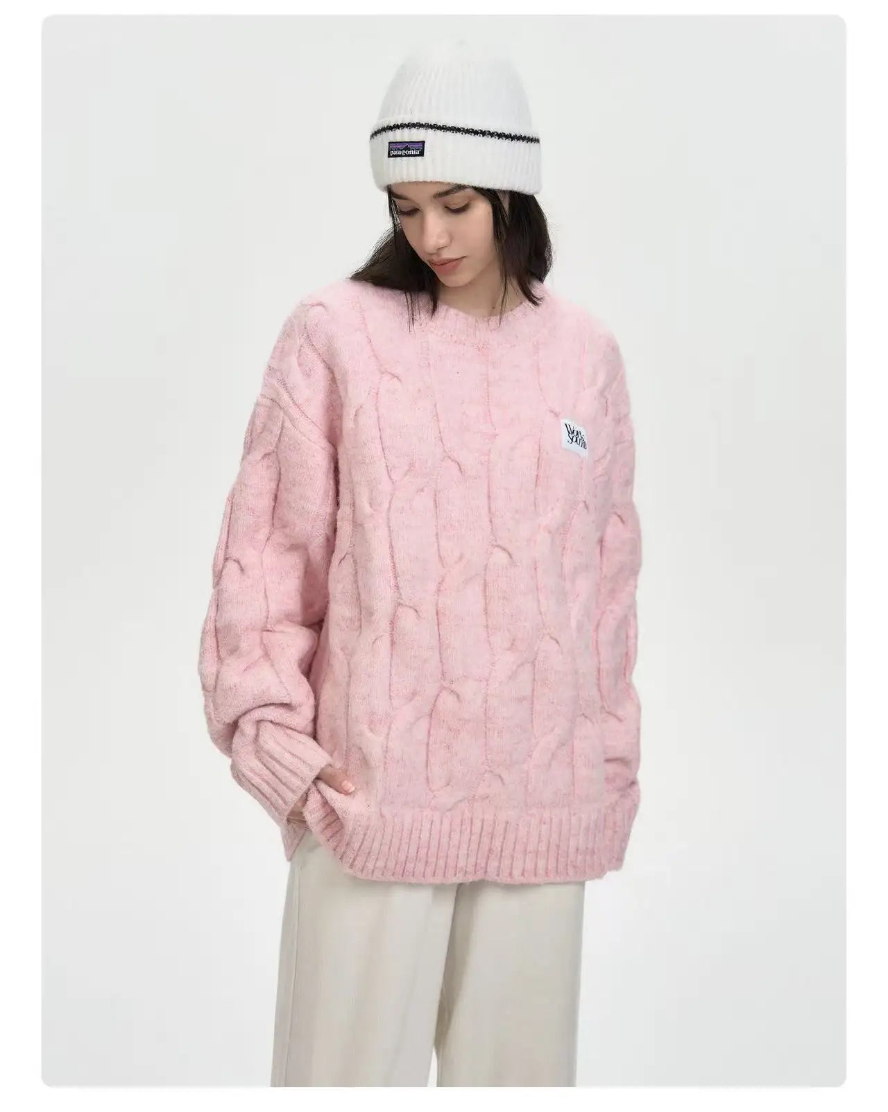 Textured Cable Pullover with Color Yarn Detail   OL2170