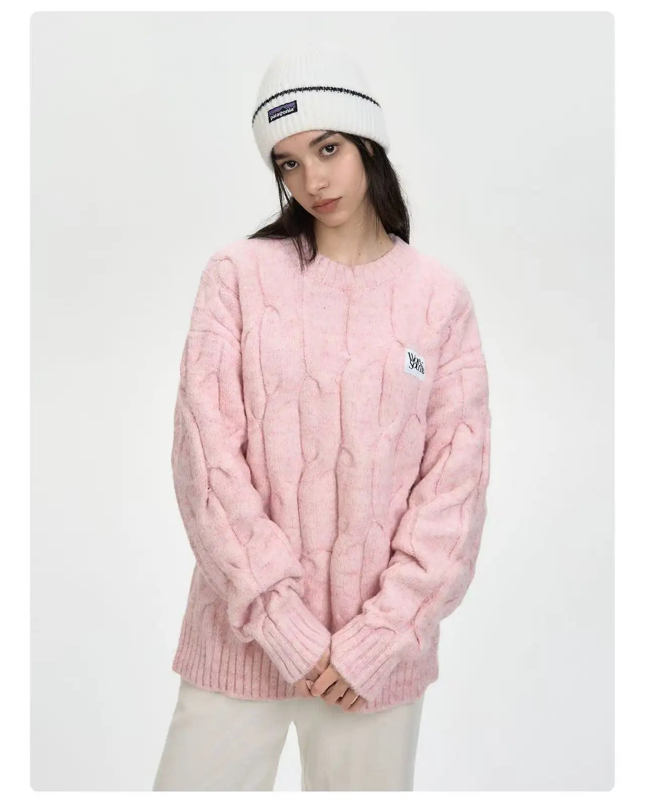 Textured Cable Pullover with Color Yarn Detail   OL2170