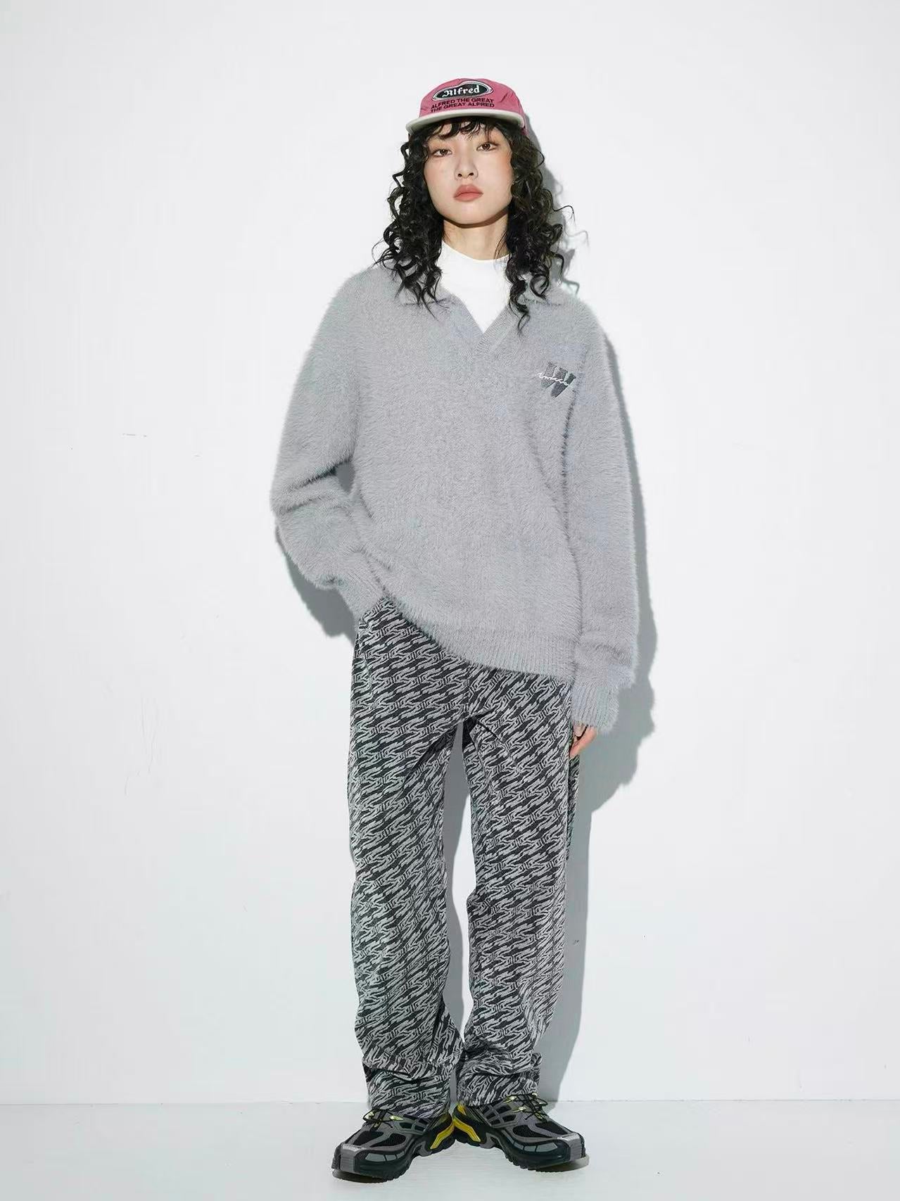 Faux Fur V-Neck Sweater   OL2171