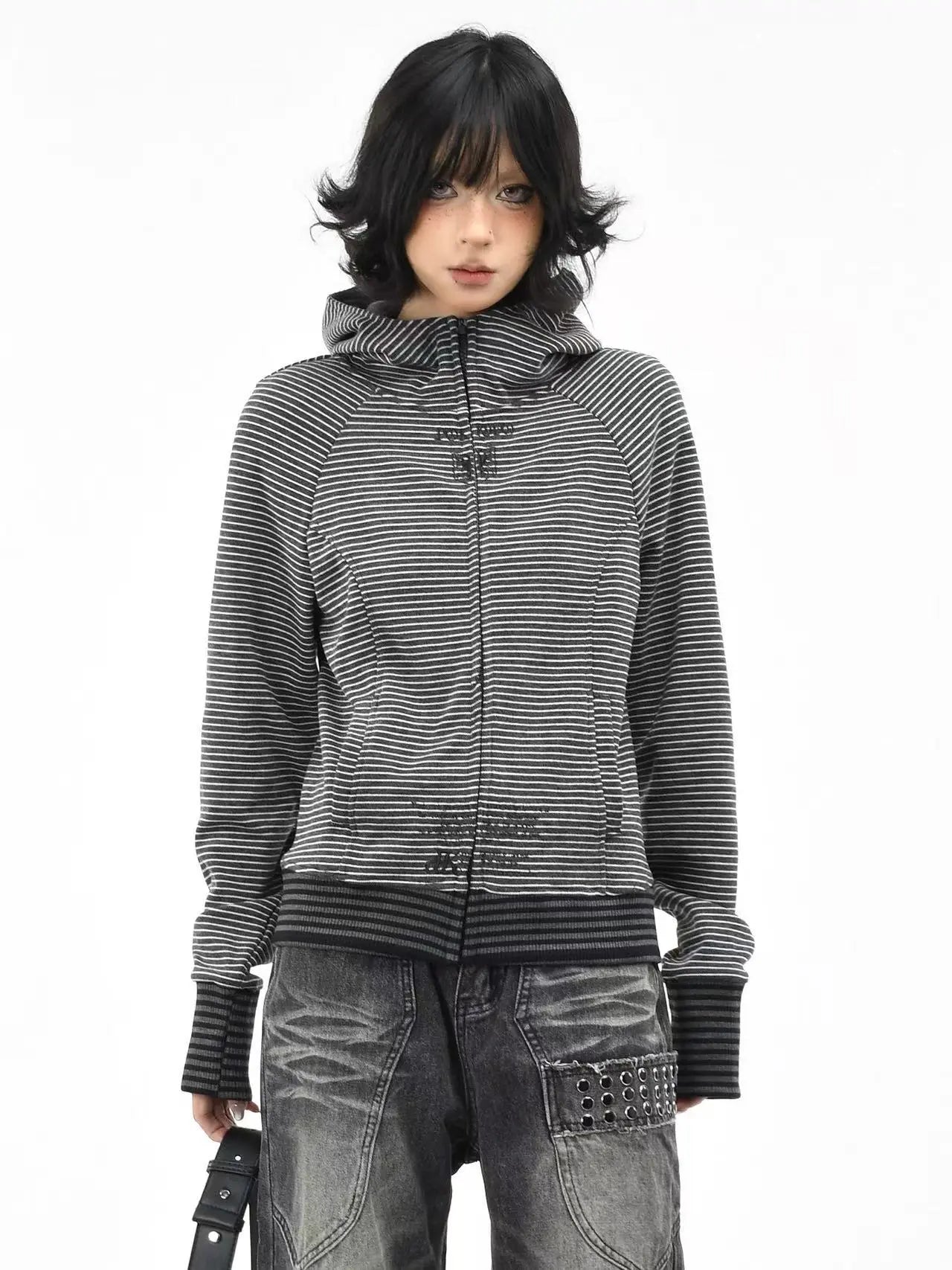Striped Slim Fit Zip Hoodie   oliviroa オリヴィオラ