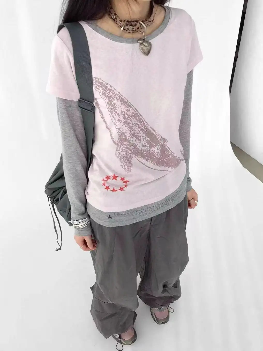 Whale Embroidery Layered Contrast Long Sleeve Tee   oliviroa オリヴィオラ