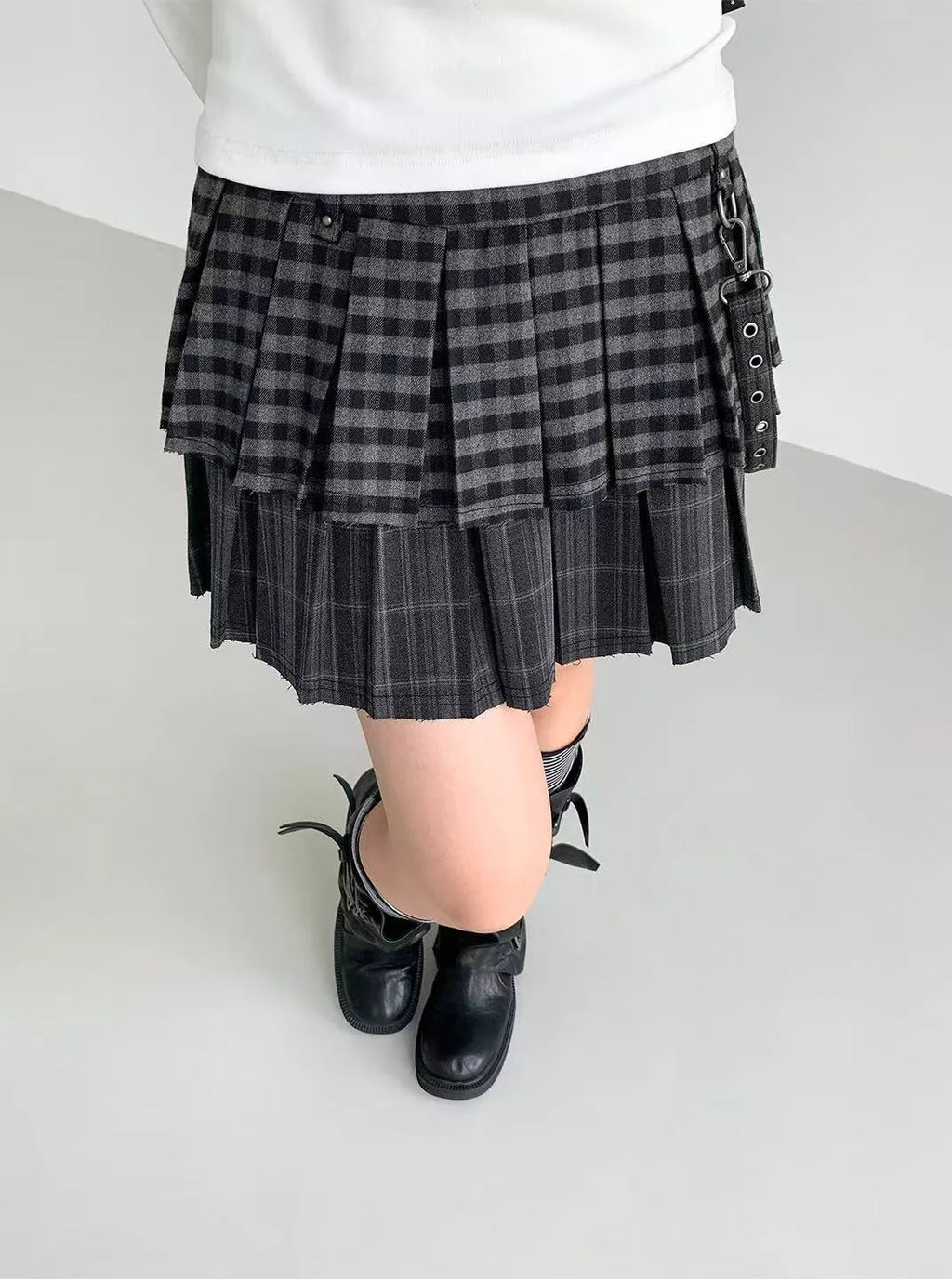 Plaid Pleated A Line Mini Skirt   OL2225