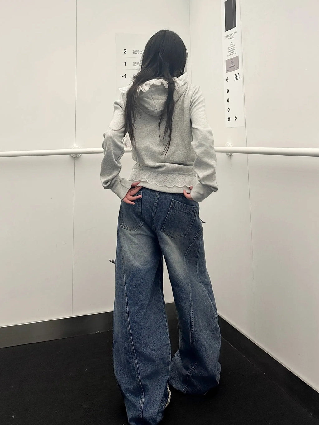 Star Patch Washed Barrel Leg Jeans OL2444