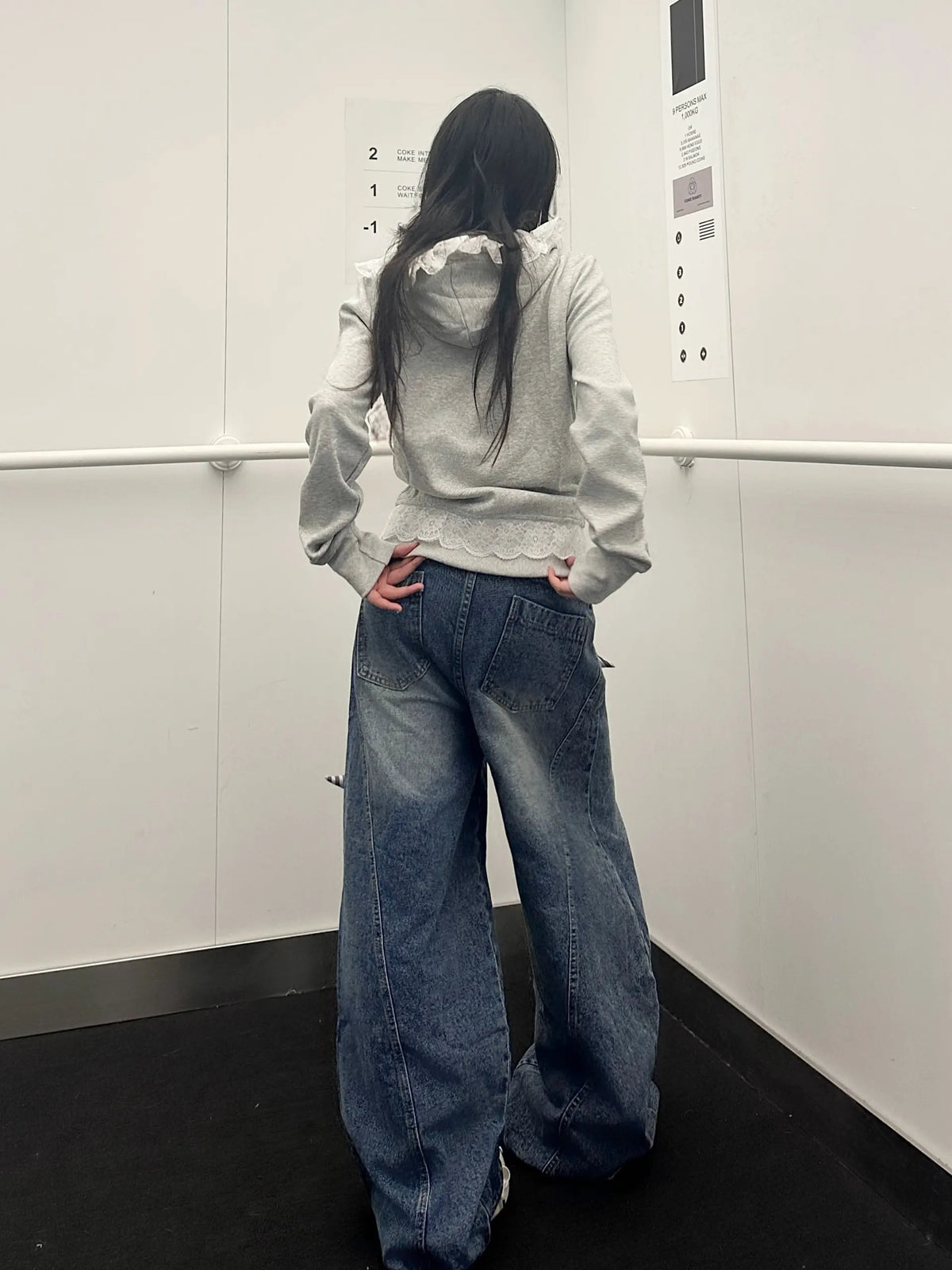 Star Patch Washed Barrel Leg Jeans OL2444