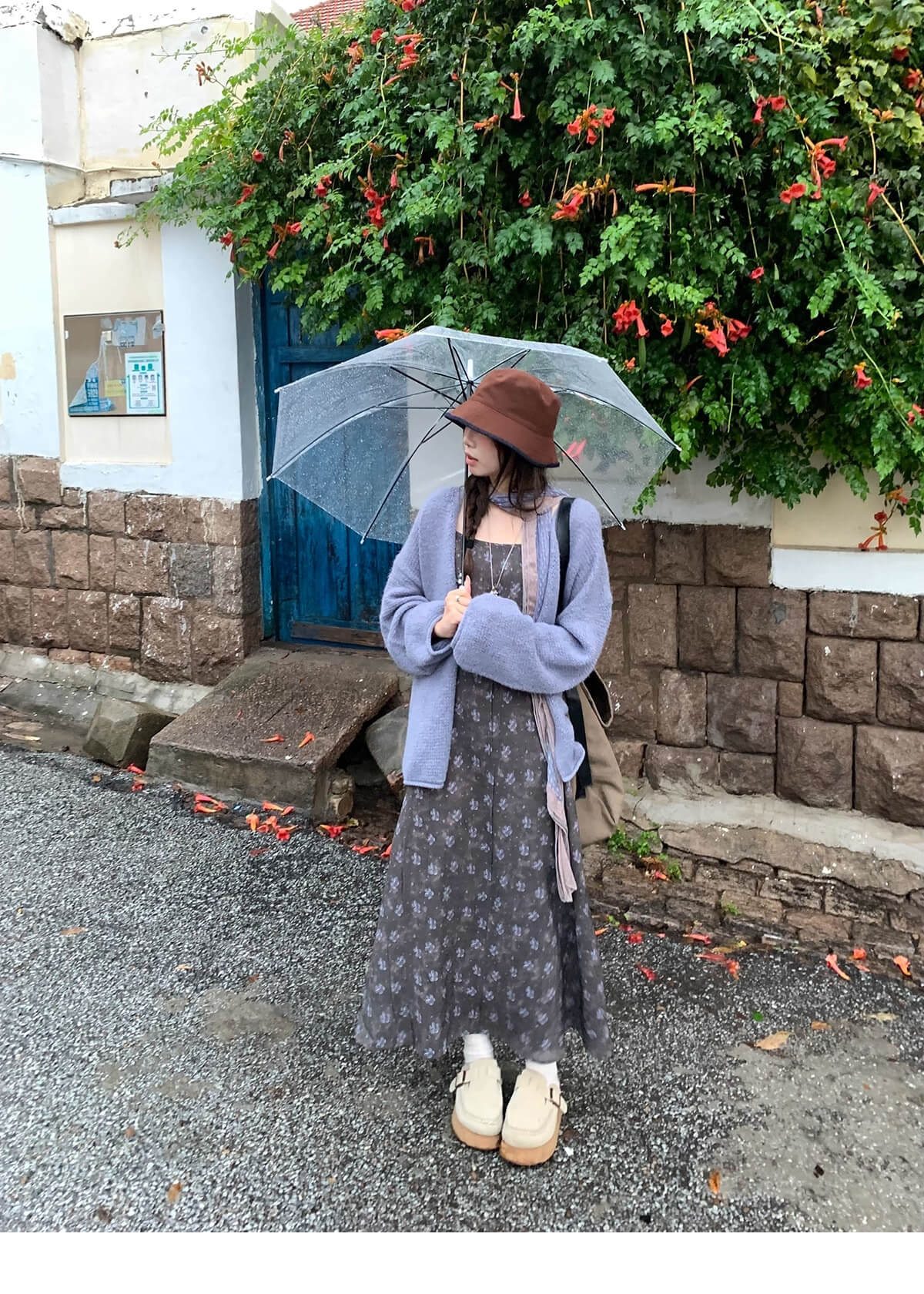 フレンチムードの小花キャミワンピース