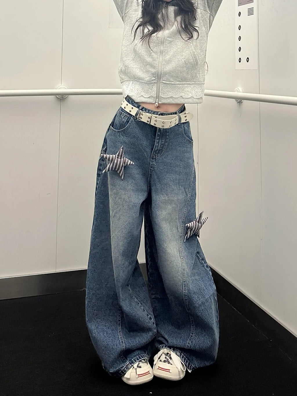 Star Patch Washed Barrel Leg Jeans OL2444