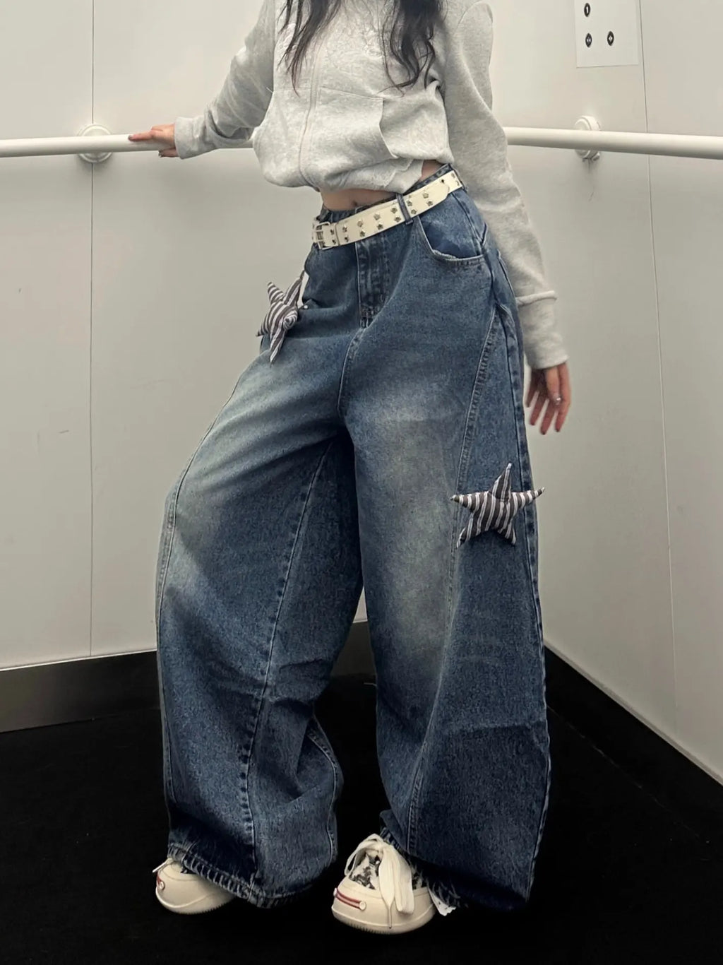 Star Patch Washed Barrel Leg Jeans OL2444