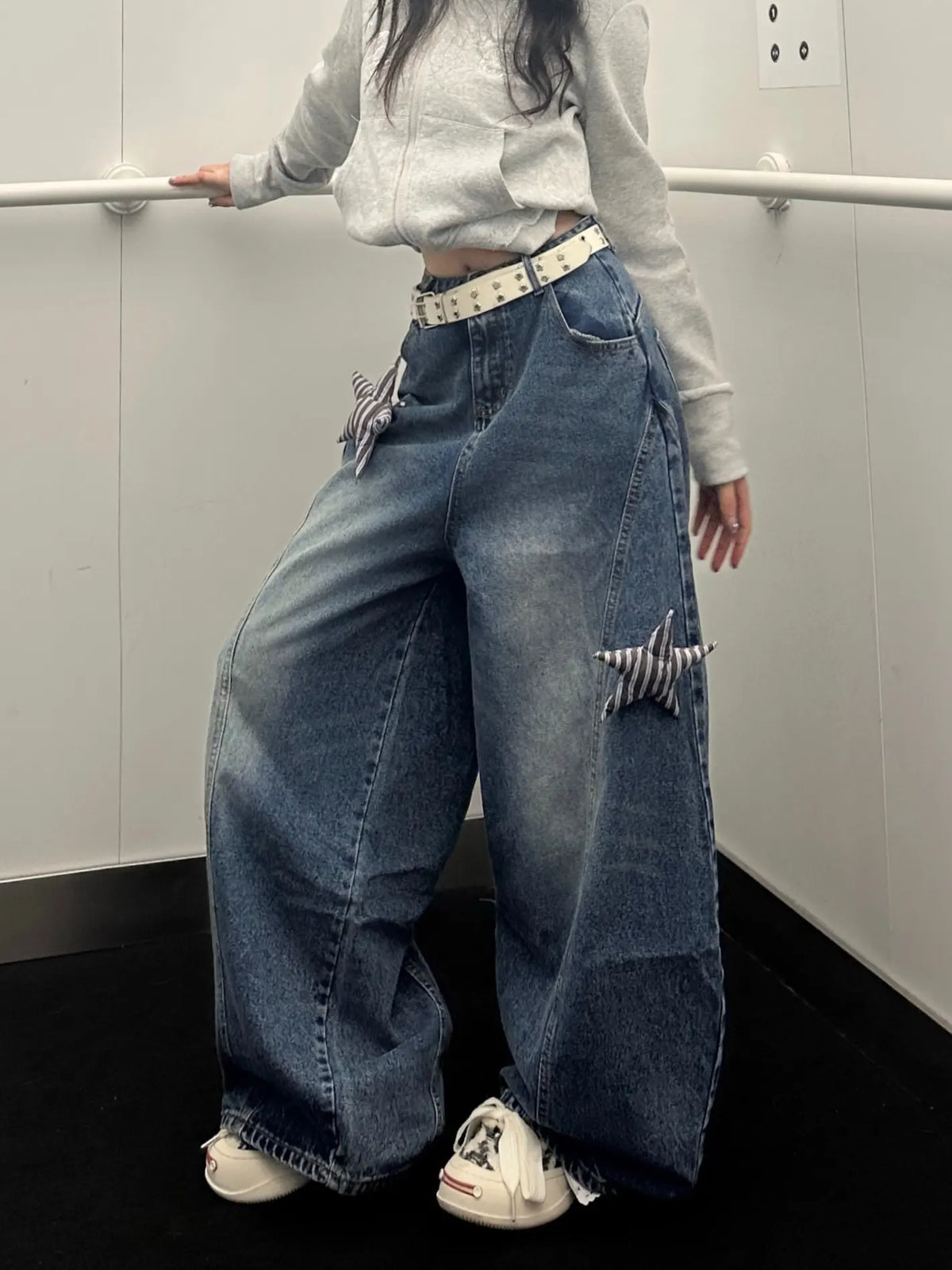 Star Patch Washed Barrel Leg Jeans OL2444