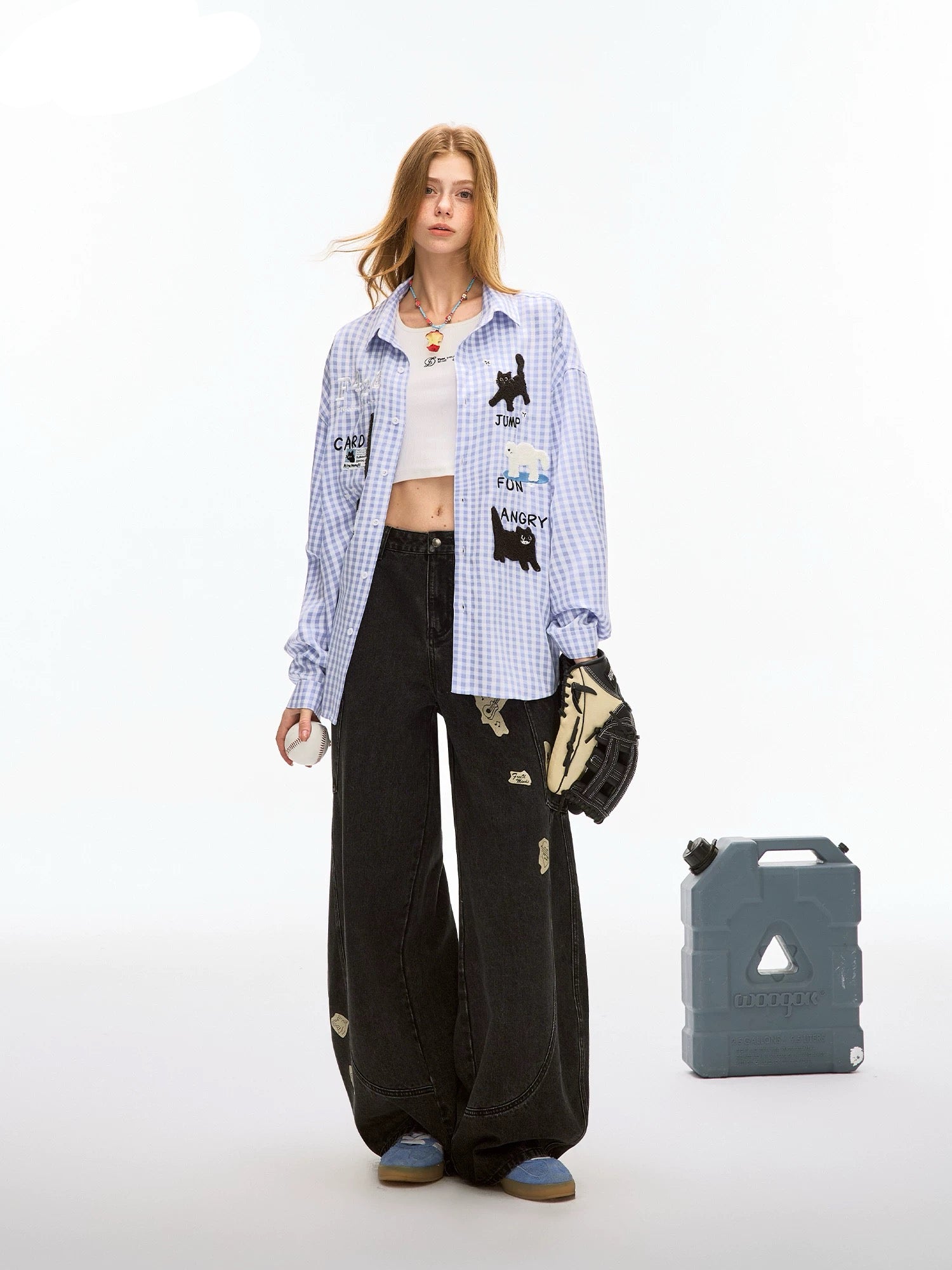 Cute and relaxed cat embroidered check shirt OL1821