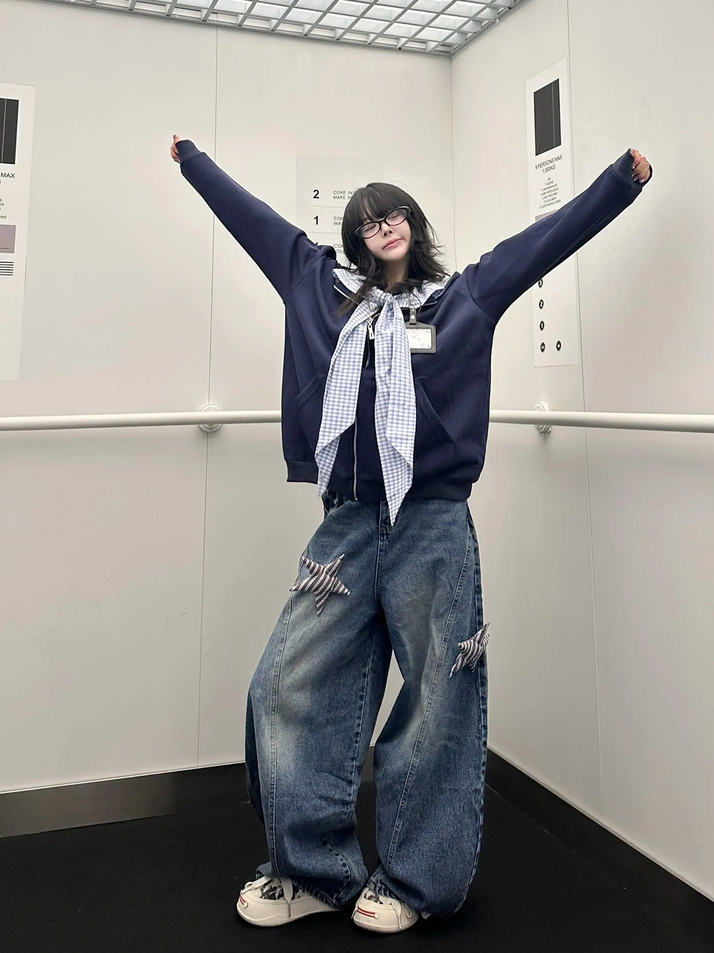 Star Patch Washed Barrel Leg Jeans OL2444