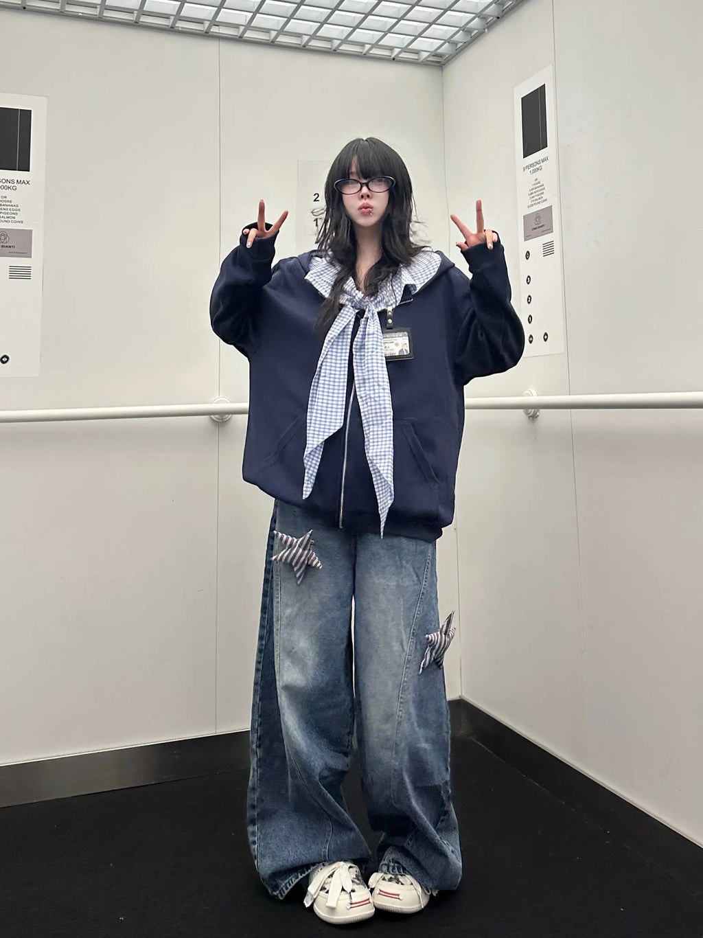 Star Patch Washed Barrel Leg Jeans OL2444