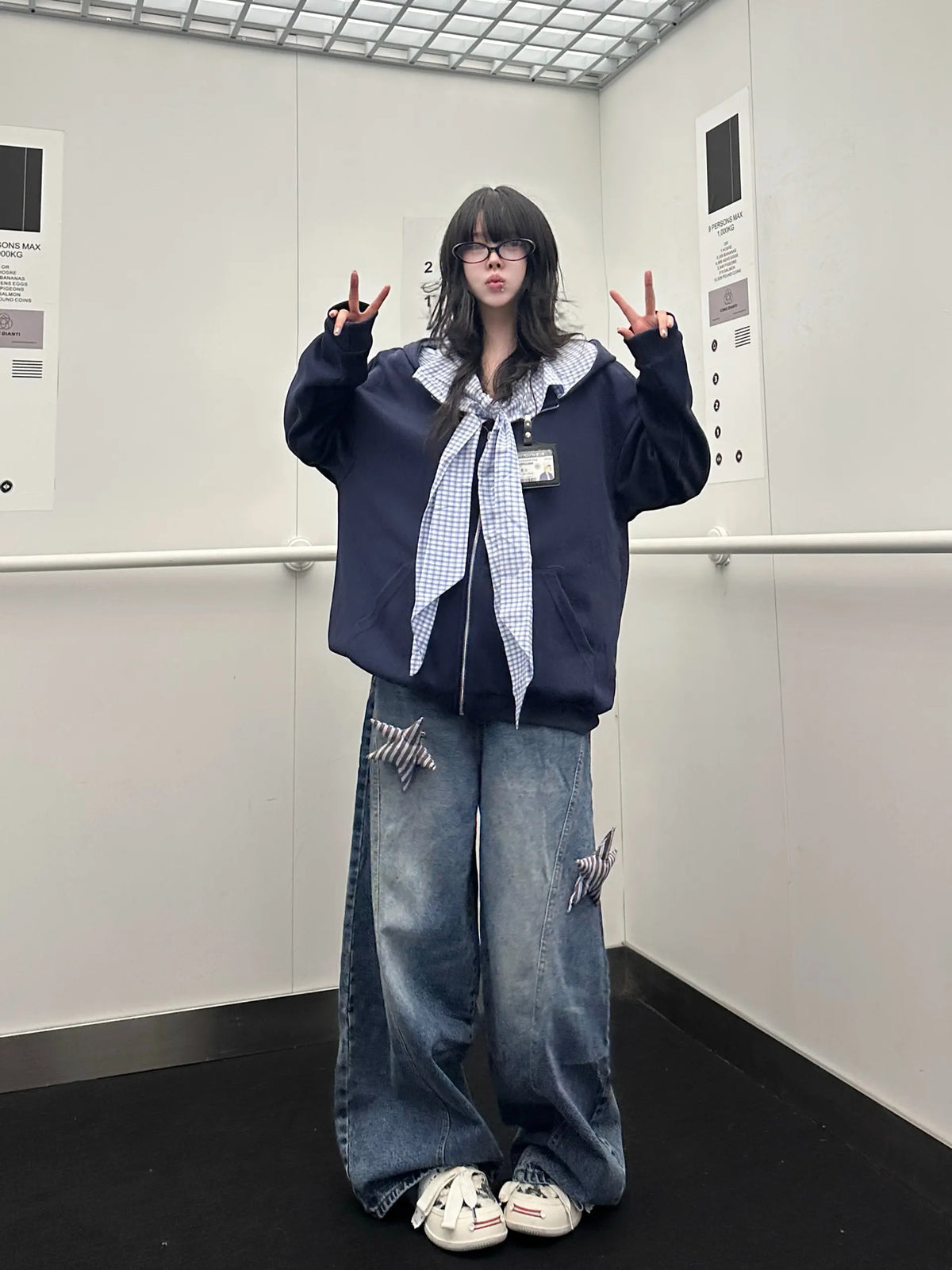Star Patch Washed Barrel Leg Jeans OL2444