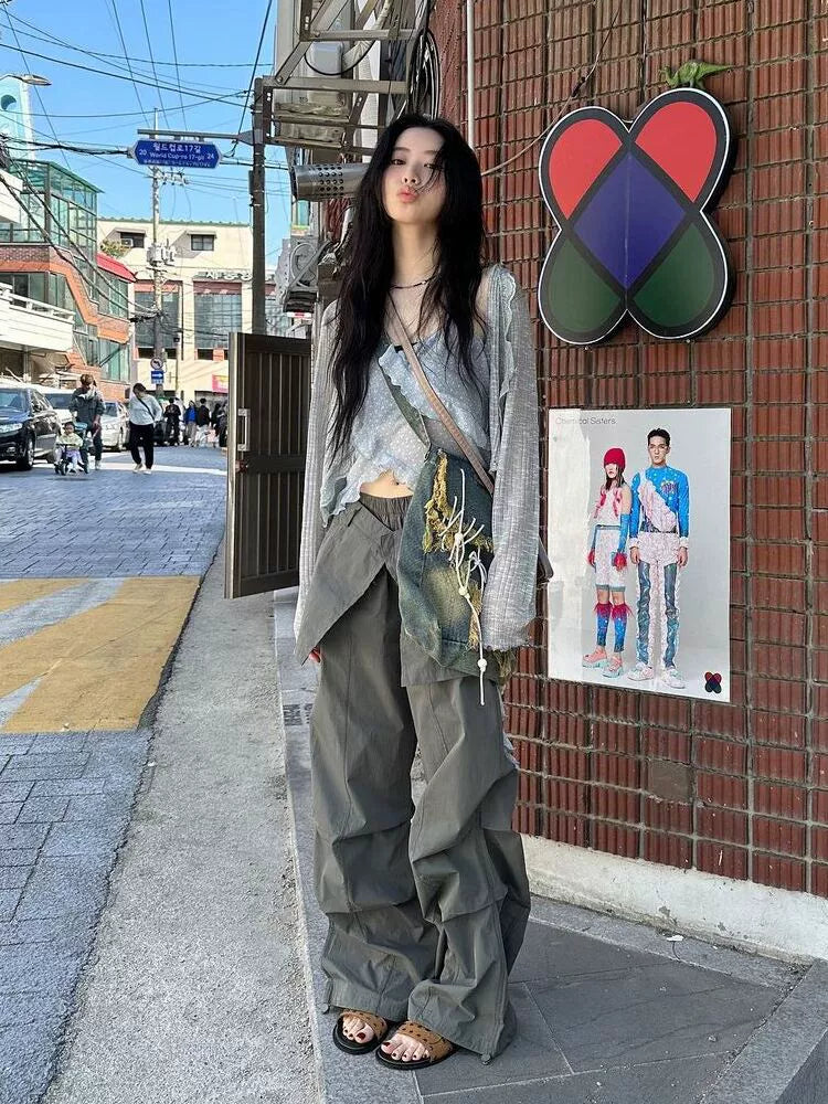 花柄キャミ & カーディガン × カーゴパンツ セットアップ