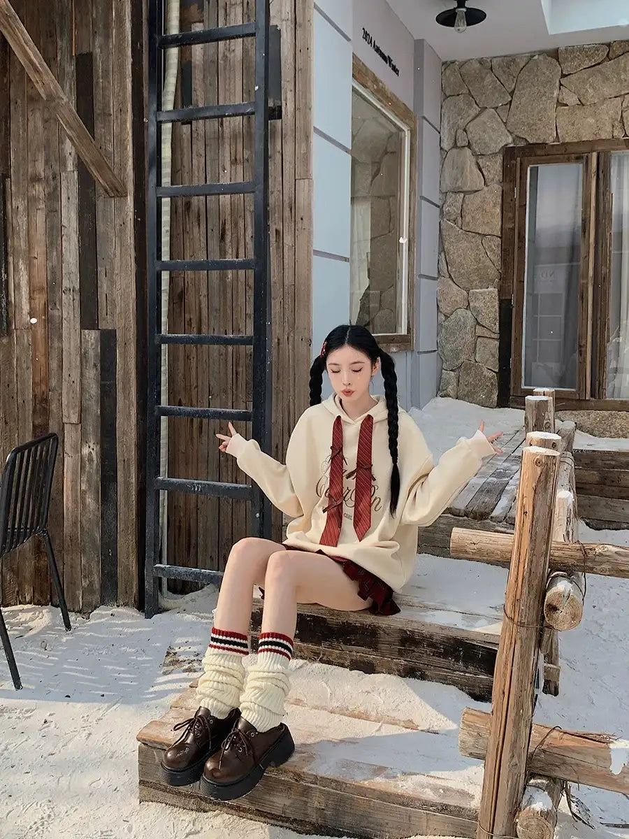 リボン付き刺繍フーディ