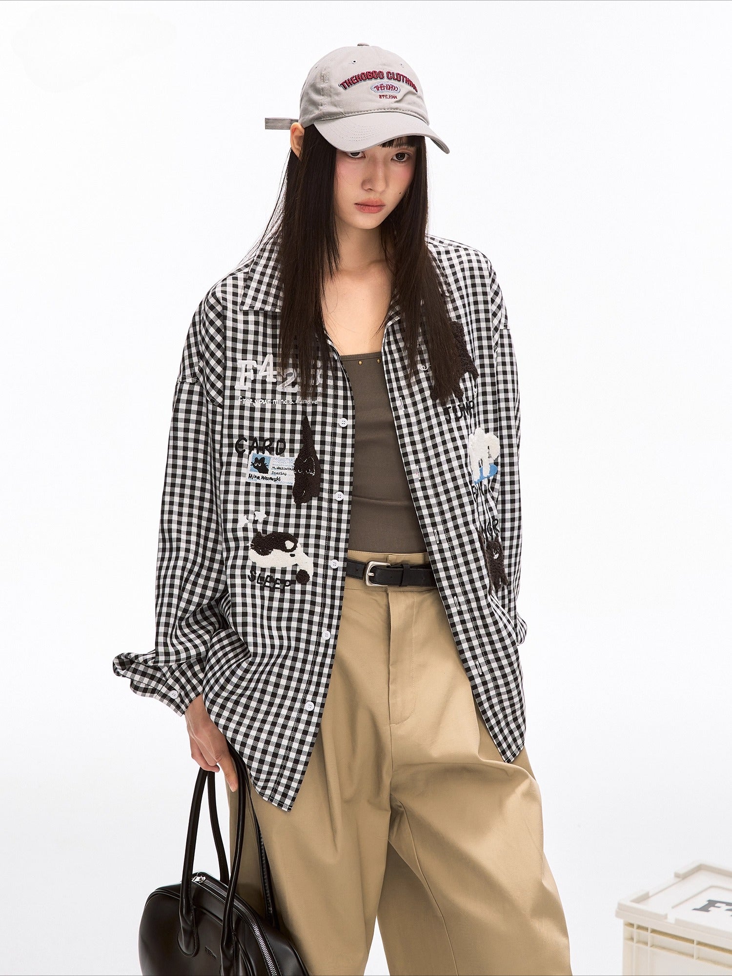 Cute and relaxed cat embroidered check shirt OL1821