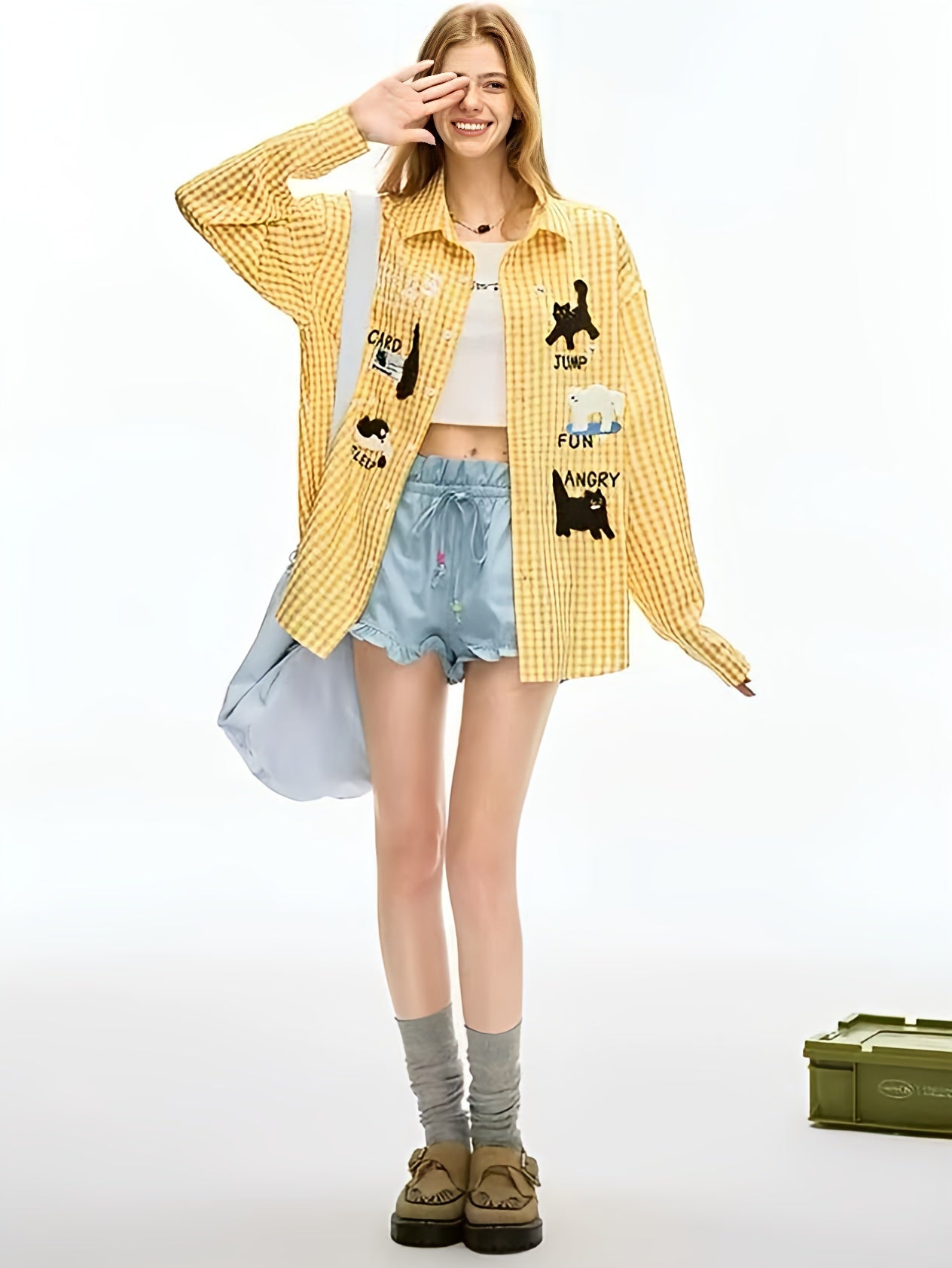 Cute and relaxed cat embroidered check shirt OL1821