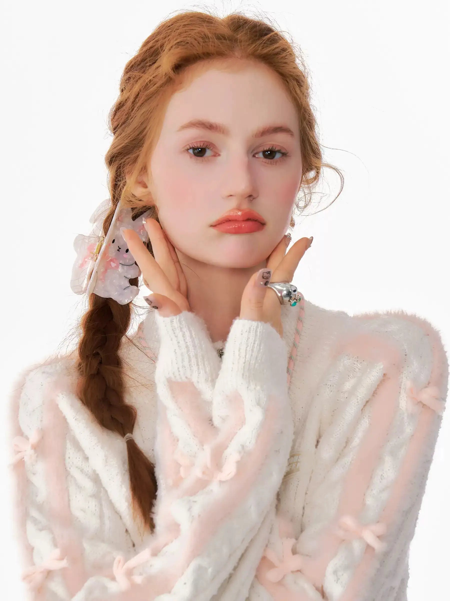 ホワイト ケーブルニット リボンデザイン トップス