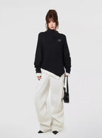 Oliviora ブラック ポンチョ風ハイネックニット