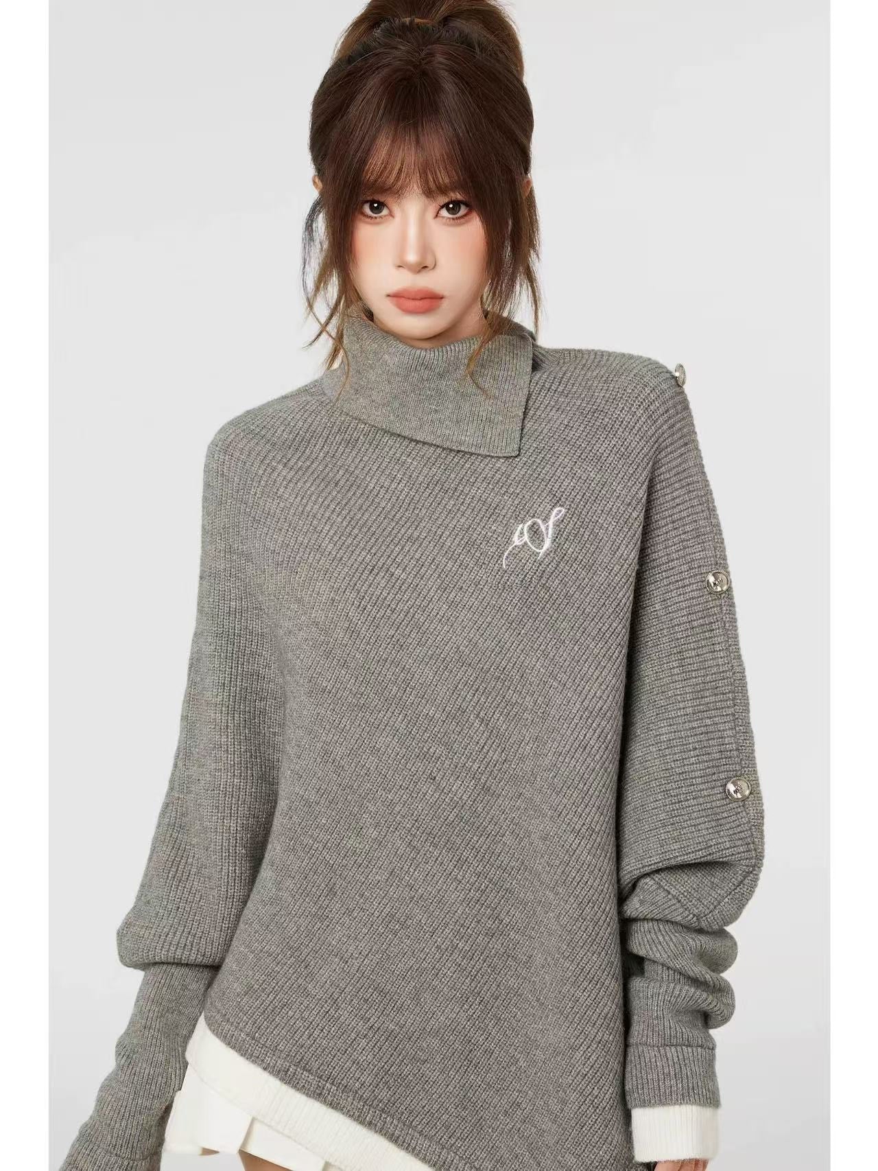 Oliviora グレー ポンチョ風ニット ゆったりシルエット