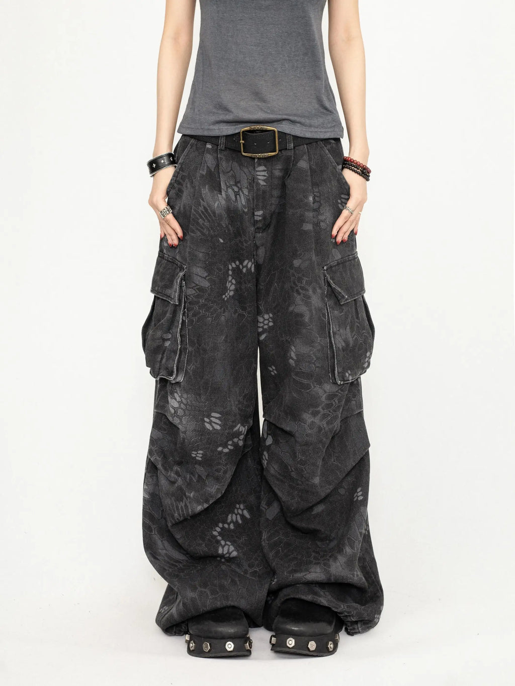 スネークカモルーズワイドパンツ ブラック