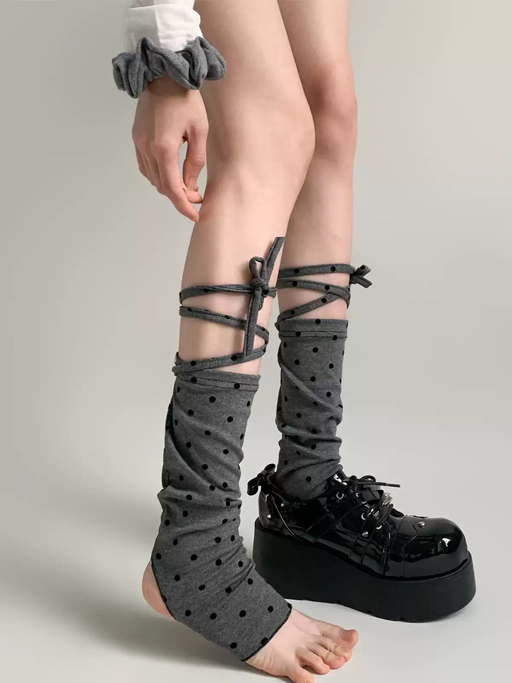 Polka Dot Lace Up Leg Warmers OLA016 oliviroa オリヴィオラ