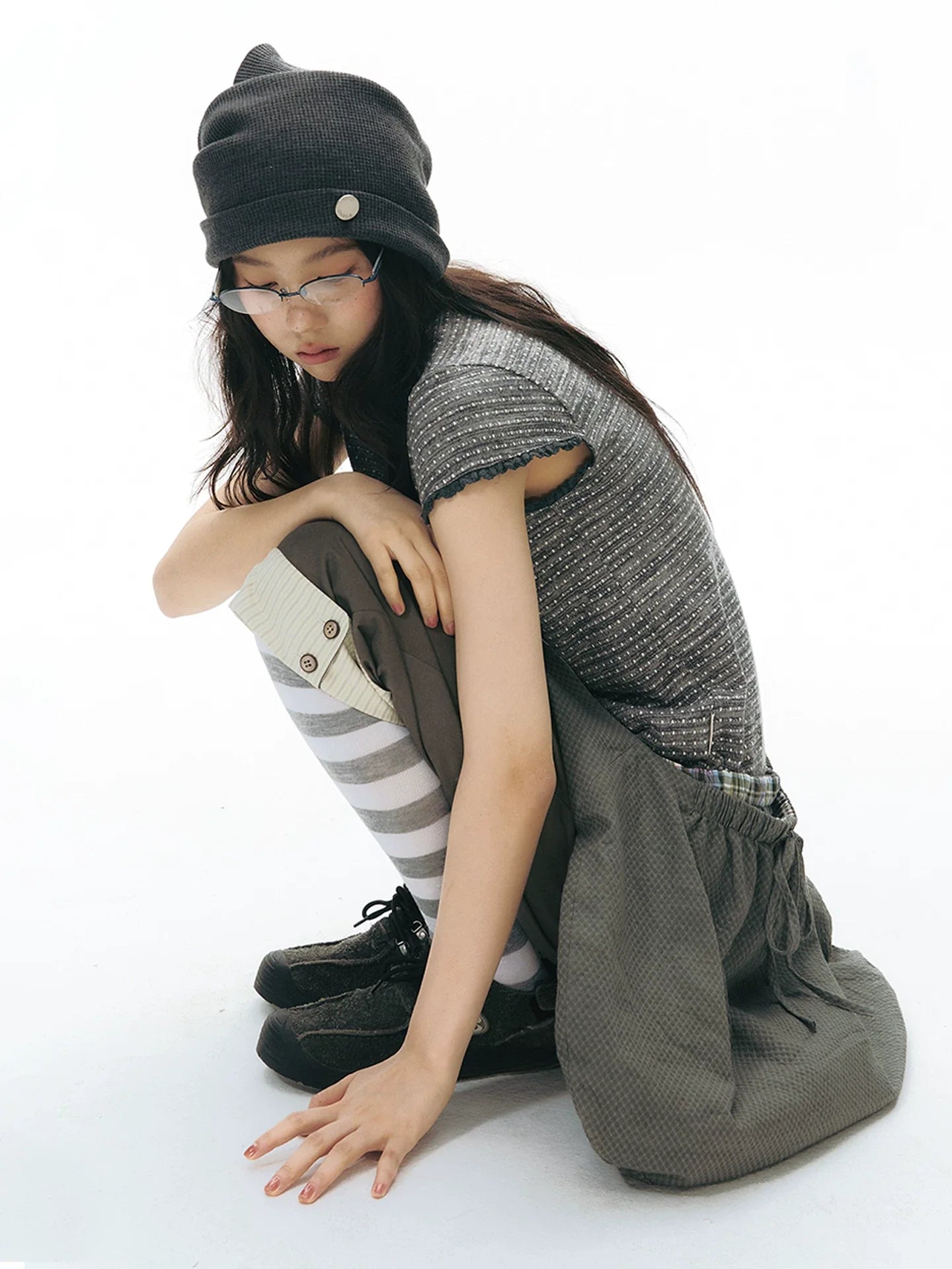 Gray White Striped Slouch Socks OLA026 oliviroa オリヴィオラ